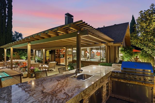 2016 Idaho Mine Ct, Gold River, CA 95670