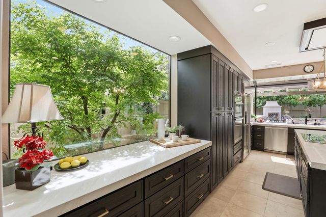 2016 Idaho Mine Ct, Gold River, CA 95670