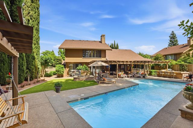 2016 Idaho Mine Ct, Gold River, CA 95670