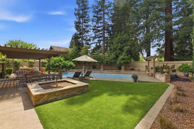 2016 Idaho Mine Ct, Gold River, CA 95670