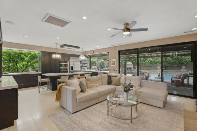 2016 Idaho Mine Ct, Gold River, CA 95670