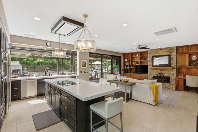 2016 Idaho Mine Ct, Gold River, CA 95670