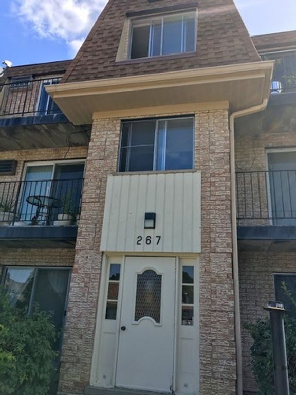 267 Shorewood Drive 2A, Glendale Heights, IL 60139