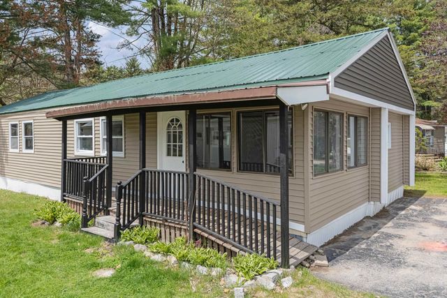8 Dart Street, Hooksett, NH 03106