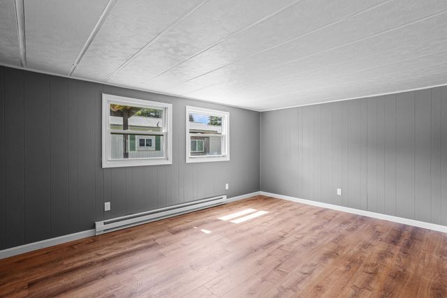 8 Dart Street, Hooksett, NH 03106