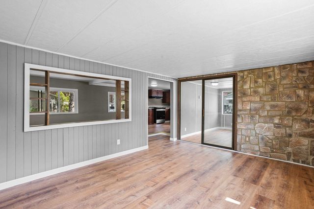 8 Dart Street, Hooksett, NH 03106