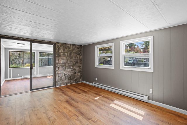 8 Dart Street, Hooksett, NH 03106