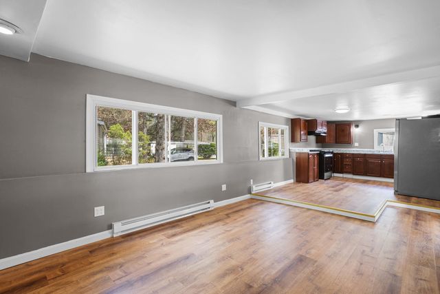8 Dart Street, Hooksett, NH 03106
