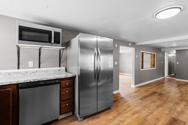 8 Dart Street, Hooksett, NH 03106