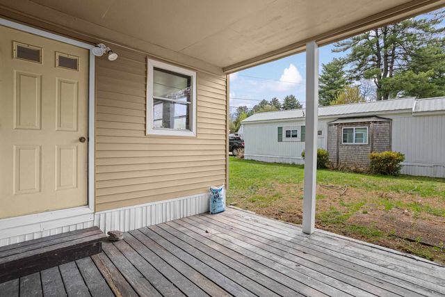 8 Dart Street, Hooksett, NH 03106