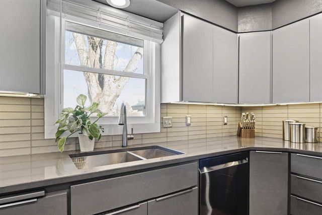 132 W Macarthur Street, Sun Prairie, WI 53590