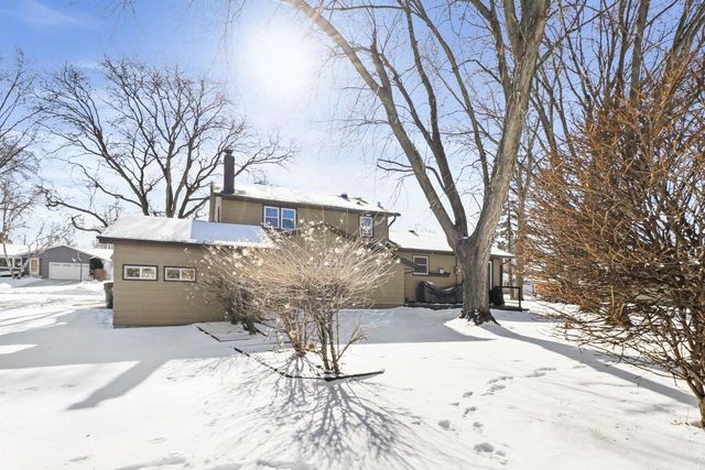 132 W Macarthur Street, Sun Prairie, WI 53590