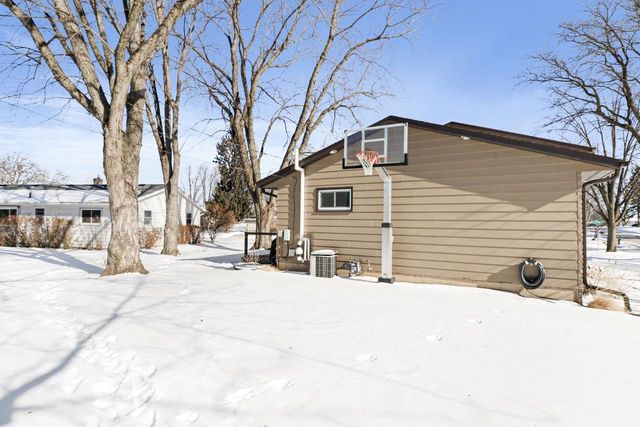 132 W Macarthur Street, Sun Prairie, WI 53590