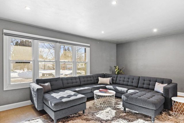 132 W Macarthur Street, Sun Prairie, WI 53590