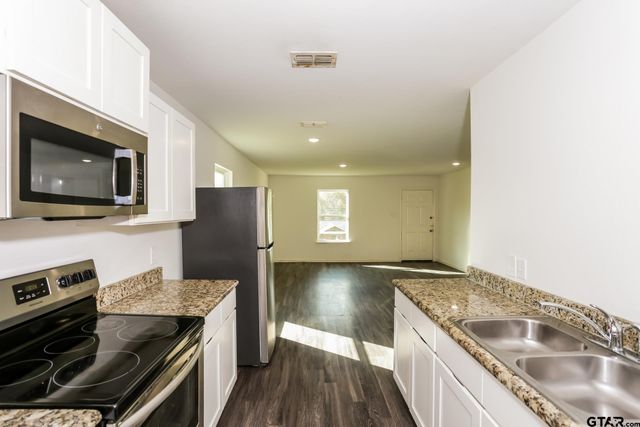 2407 N Glass, Tyler, TX 75702