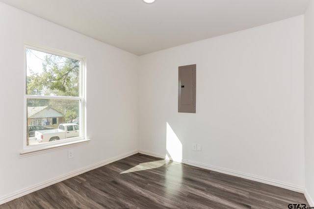 2407 N Glass, Tyler, TX 75702