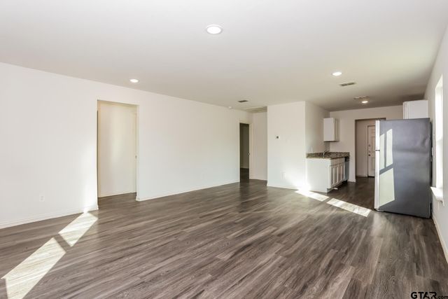 2407 N Glass, Tyler, TX 75702