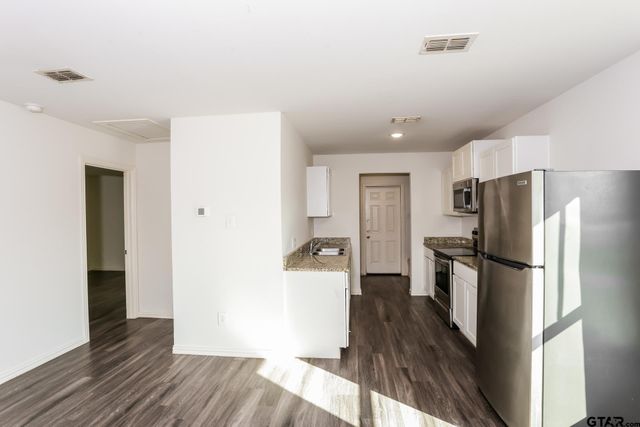 2407 N Glass, Tyler, TX 75702