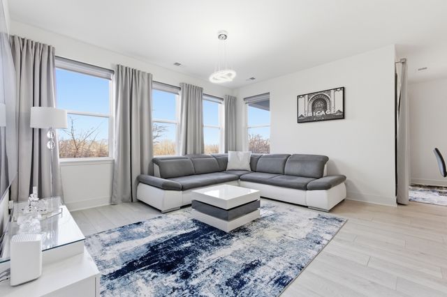 1110 Redtail Court, Woodstock, IL 60098