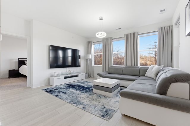 1110 Redtail Court, Woodstock, IL 60098