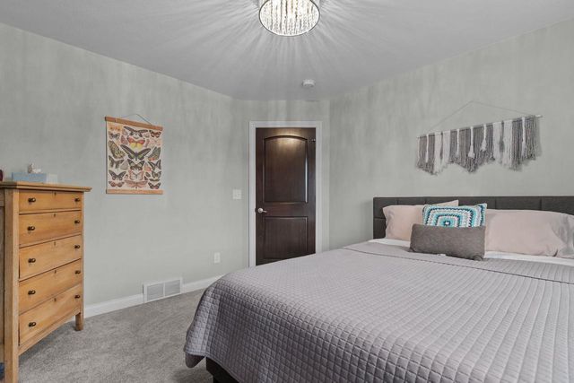 114 SHALIMAR COURT, Combined Locks, WI 54113