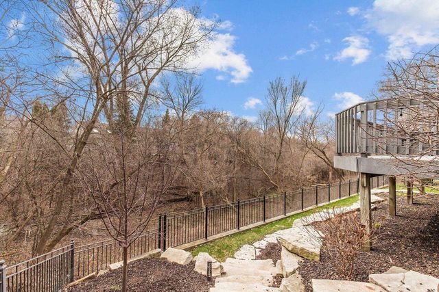 114 SHALIMAR COURT, Combined Locks, WI 54113