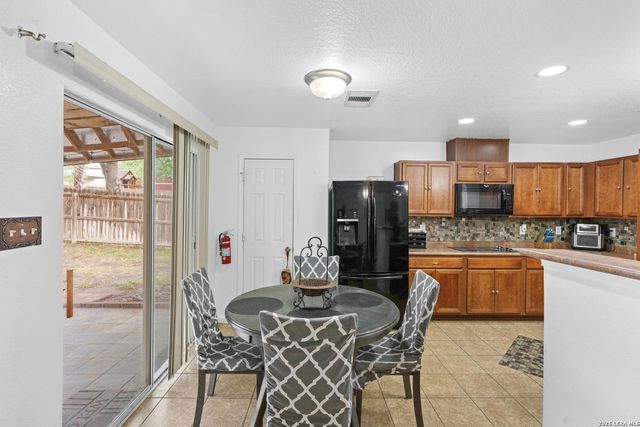 101 Springtree, Cibolo, TX 78108