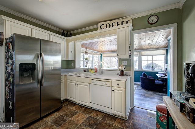 427 CONFEDERATE Avenue, Dallas, GA 30132