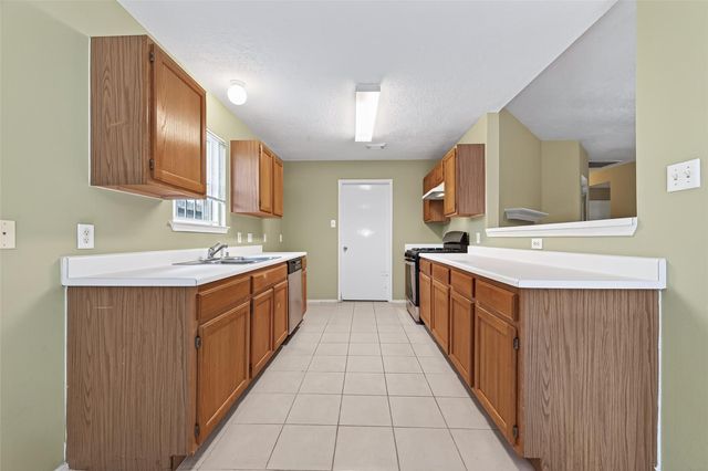 13715 Naomi Hollow Lane, Houston, TX 77082