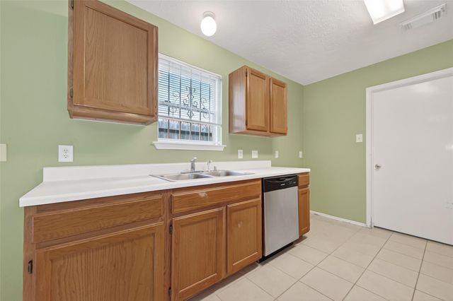 13715 Naomi Hollow Lane, Houston, TX 77082