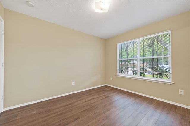 13715 Naomi Hollow Lane, Houston, TX 77082