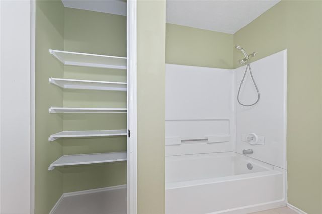 13715 Naomi Hollow Lane, Houston, TX 77082