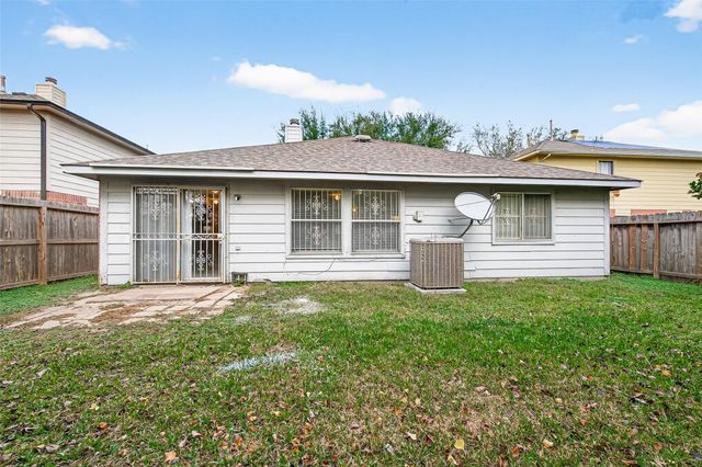 13715 Naomi Hollow Lane, Houston, TX 77082