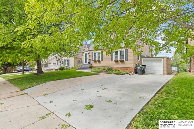 4532 Mason Street, Omaha, NE 68106