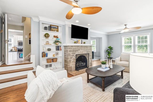 4532 Mason Street, Omaha, NE 68106