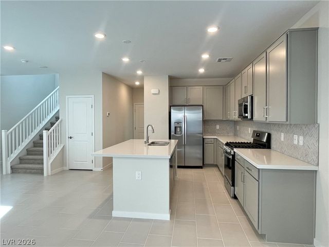 2878 Roaming Palmer Road, North Las Vegas, NV 89086