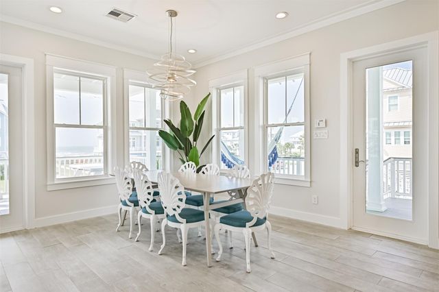 11386 Beachside Drive, Galveston, TX 77554