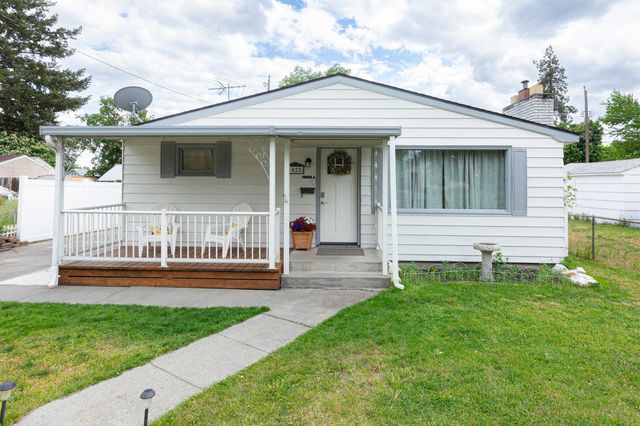 1028 E Queen Ave, Spokane, WA 99207