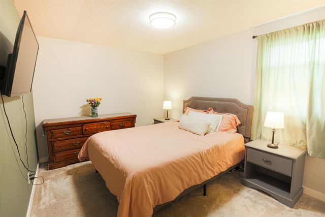 1028 E Queen Ave, Spokane, WA 99207