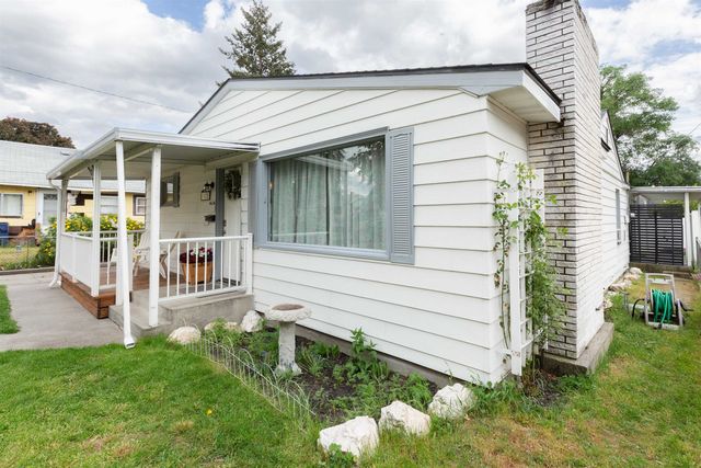1028 E Queen Ave, Spokane, WA 99207
