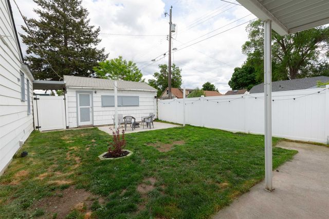 1028 E Queen Ave, Spokane, WA 99207