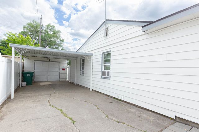 1028 E Queen Ave, Spokane, WA 99207