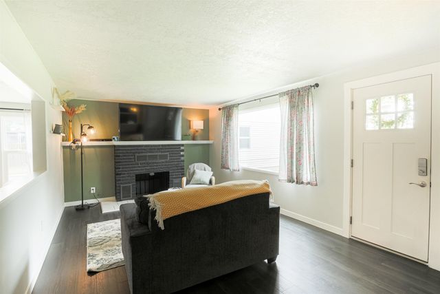 1028 E Queen Ave, Spokane, WA 99207