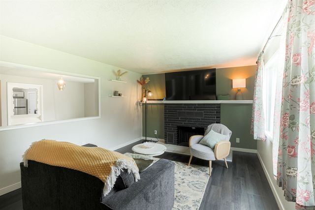 1028 E Queen Ave, Spokane, WA 99207