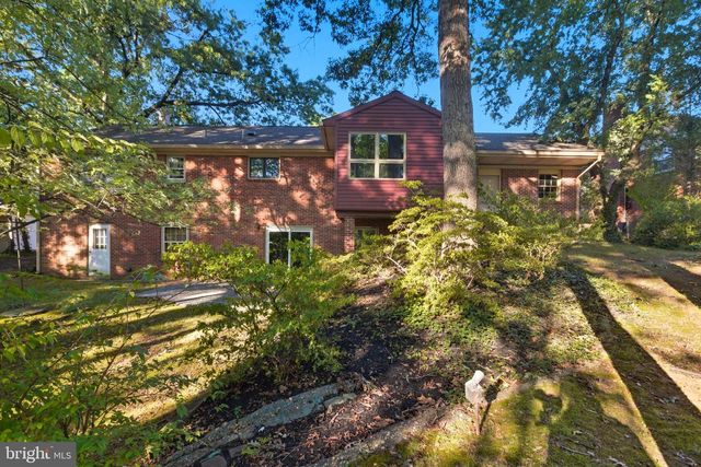7404 LOIS, Lanham, MD 20703