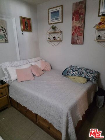 2470 Pasadena Avenue, Long Beach, CA 90806