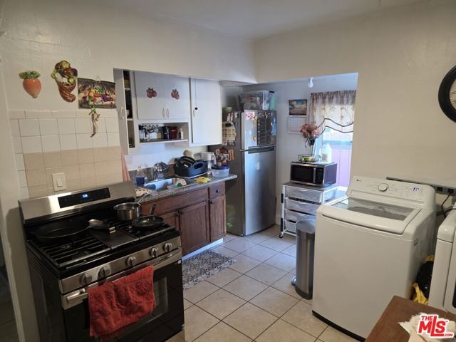 2470 Pasadena Avenue, Long Beach, CA 90806