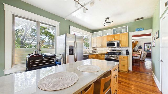 5710 N BRANCH AVENUE, Tampa, FL 33604