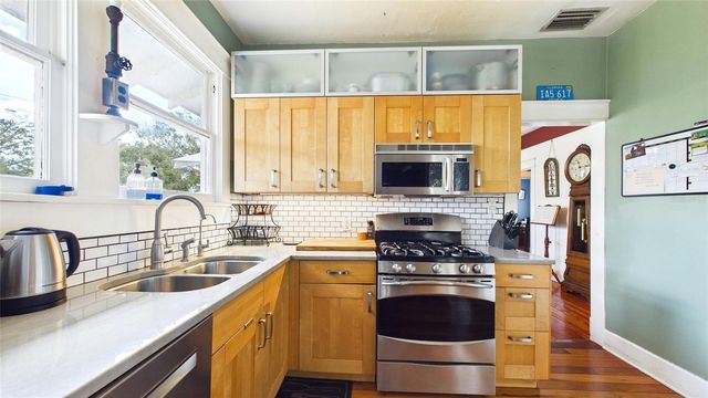 5710 N BRANCH AVENUE, Tampa, FL 33604