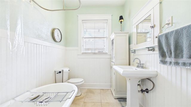 5710 N BRANCH AVENUE, Tampa, FL 33604